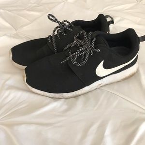 Women’s Nike Roshes
